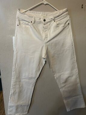 Women’s White Straight-Leg Jeans